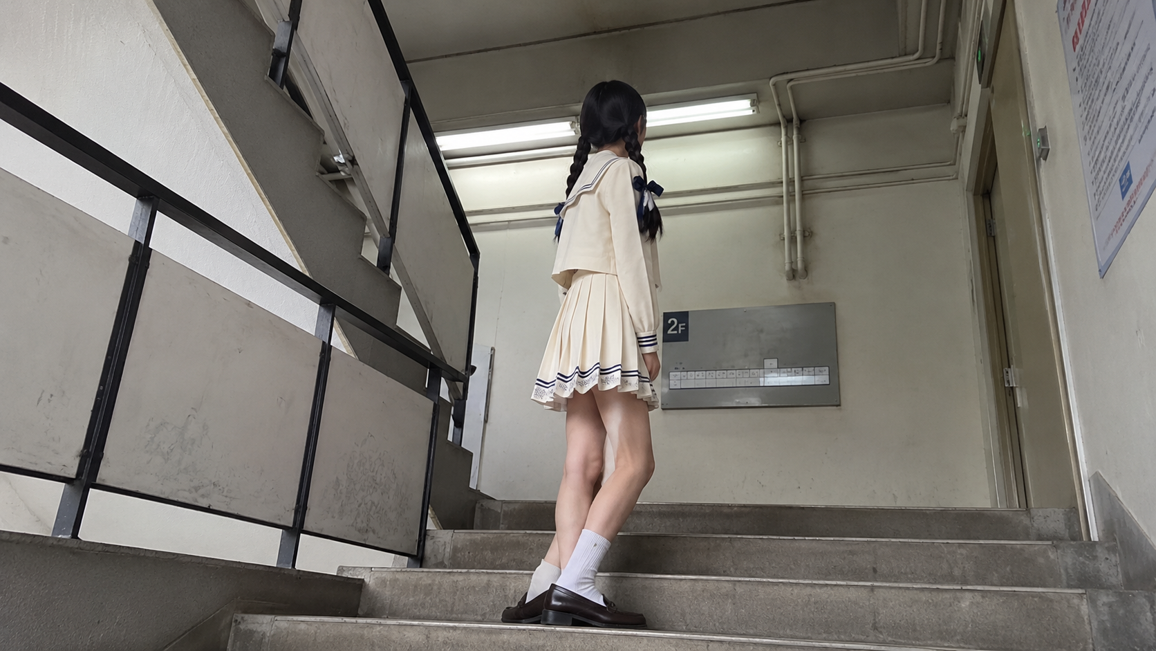 JK制服走廊穿搭